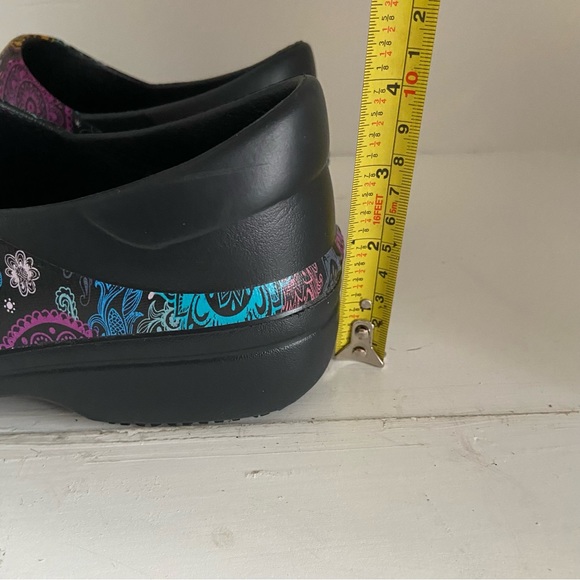 Crocs Neria Pro II Floral Paisley Dual Comfort Mules Clogs Multicolor Women US7 - Picture 13 of 13